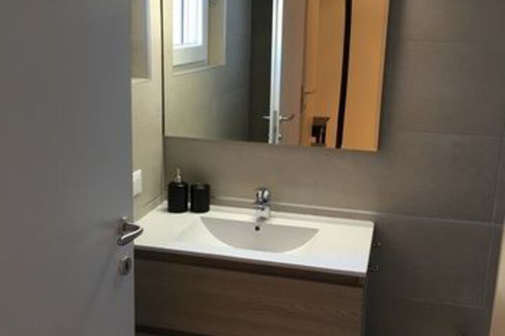 Room 85 of 499