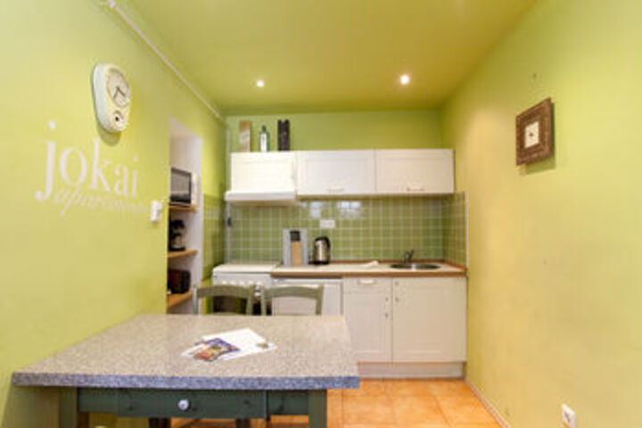 Room 14 of 18