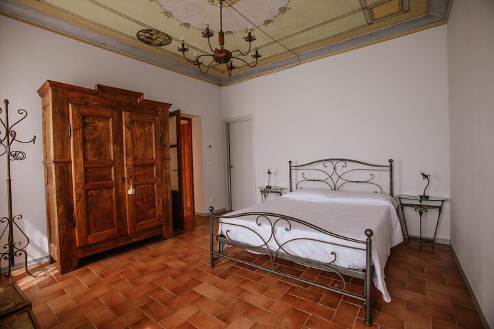 Room 8 of 40