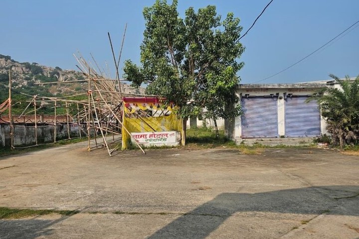 Property Grounds 34 of 37