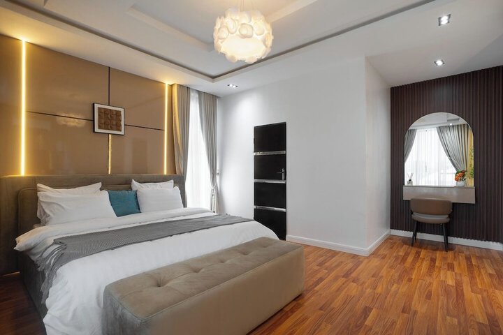 Room 2 of 31