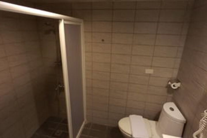 Room 4 of 47