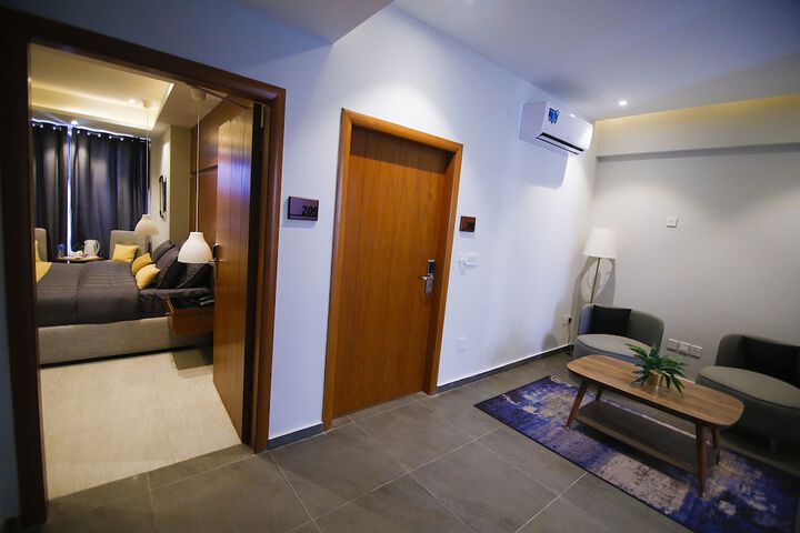 Room 7 of 13