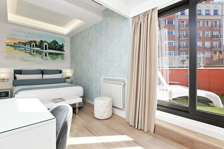 Room 40 of 83