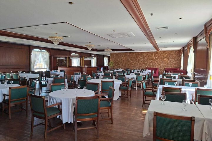 Dining 83 of 132