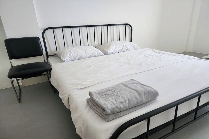 Room 8 of 35