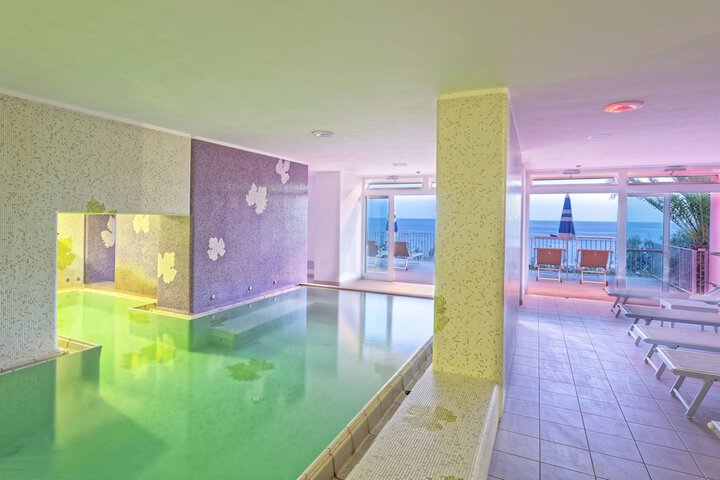 Pool Hotel