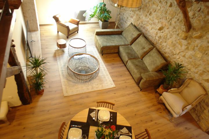 Room 3 of 33