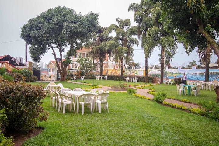 Hotel Exterior 68 of 72