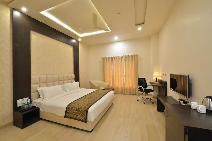 Room 11 of 48