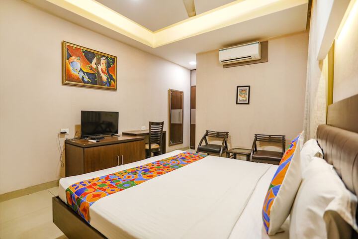 Room 15 of 32