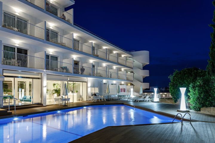 Pool Hotel
