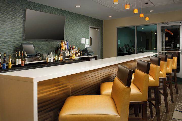 Lounge 29 of 47