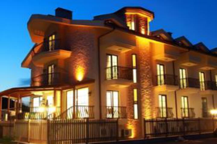 Hotel 3 of 108