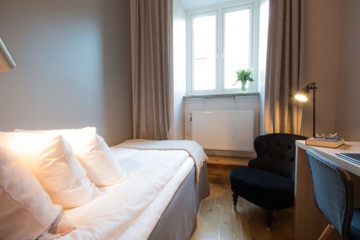 Room 46 of 97