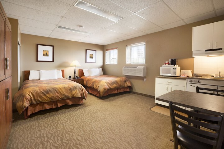 Room 5 of 28