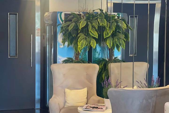 Guest Lobby