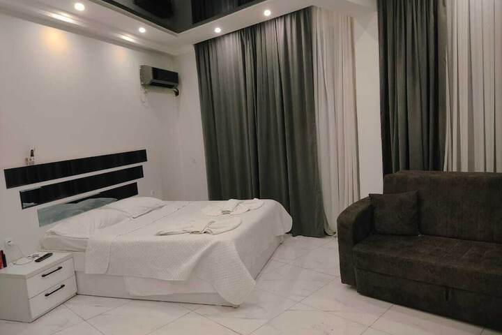 Room 4 of 15