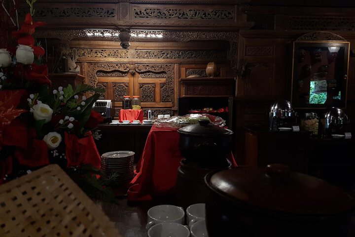 Dining 37 of 52