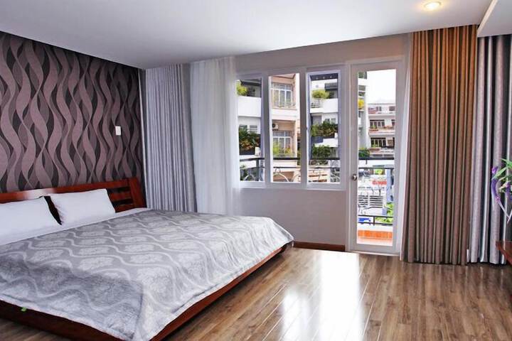 Room 3 of 27