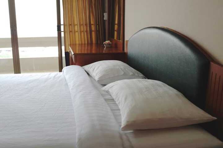 Room 2 of 20