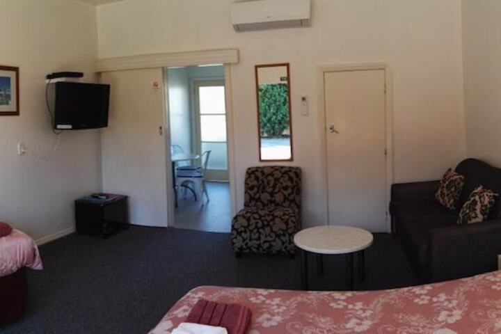 Room 4 of 34