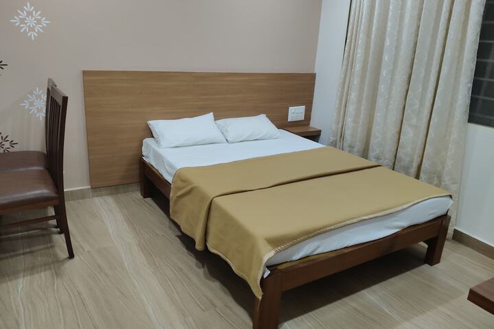 Room 9 of 19