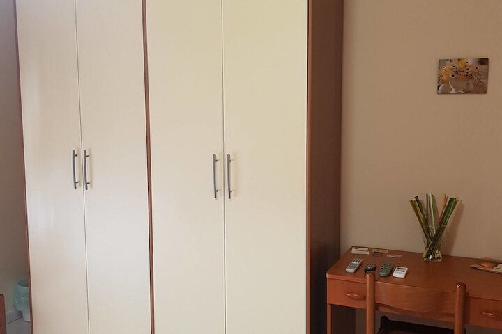 Room 13 of 46