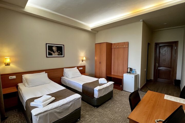 Room 19 of 60