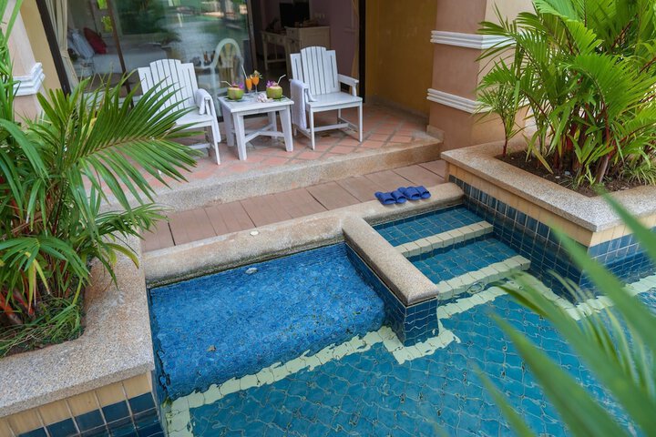 Pool Hotel