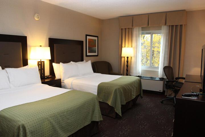 Standard Room, King or Two Doubles (2 of 8)