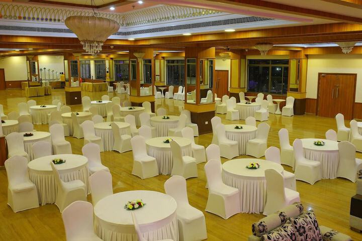 Ballroom/Hall 35 of 46
