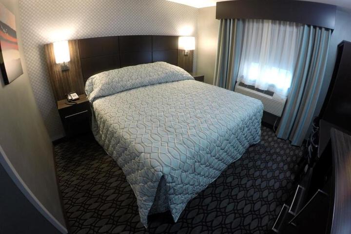 Standard | King Bed (9 of 14)