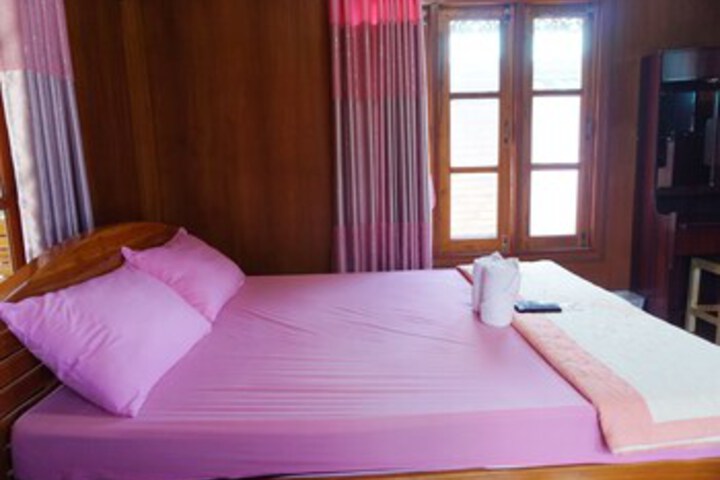 Room 11 of 25