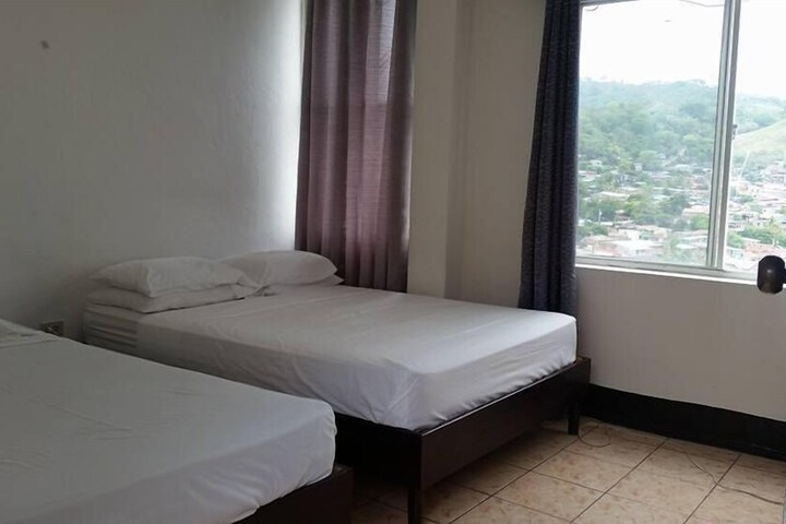 Room 5 of 13