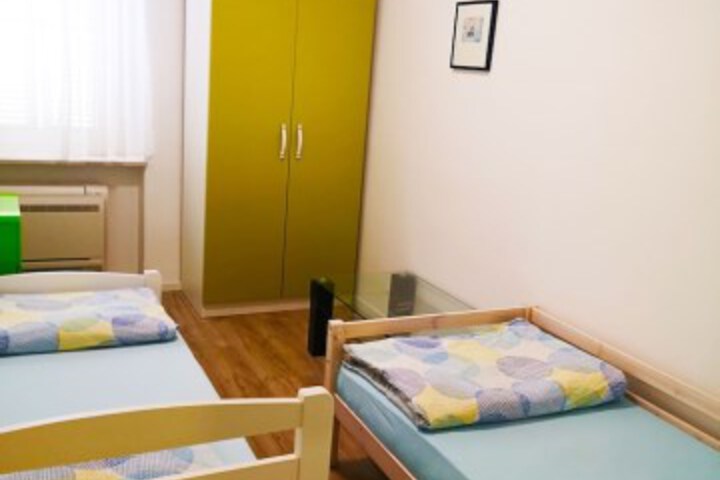 Room 10 of 48