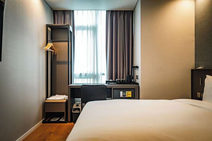 Room 25 of 57