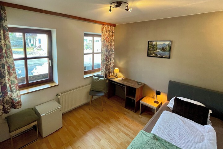 Room 22 of 96