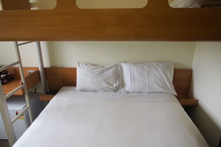 Room 10 of 44