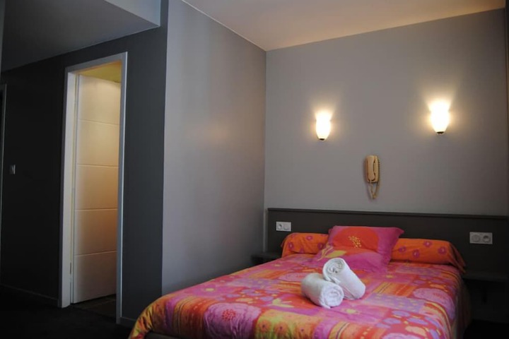 Room 7 of 19