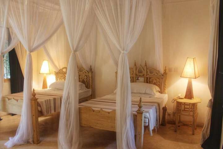 Room 8 of 30