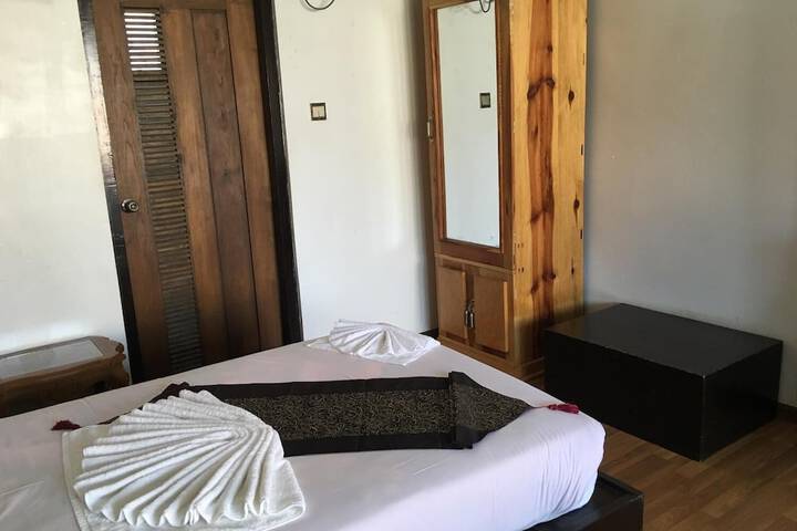 Room 12 of 42