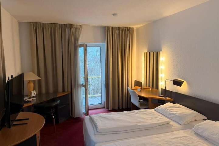 Room 3 of 9
