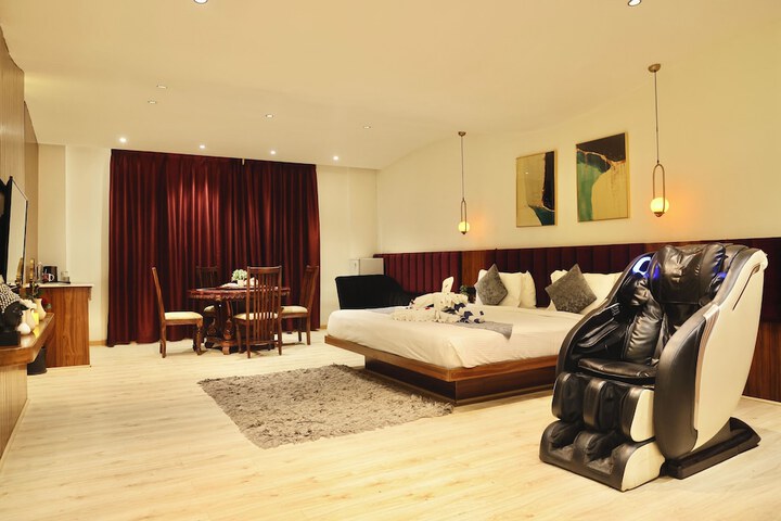 Room 77 of 196