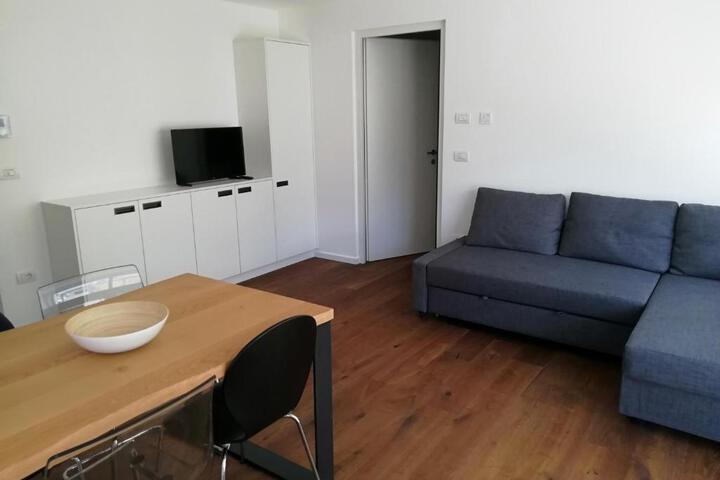 Room 4 of 12