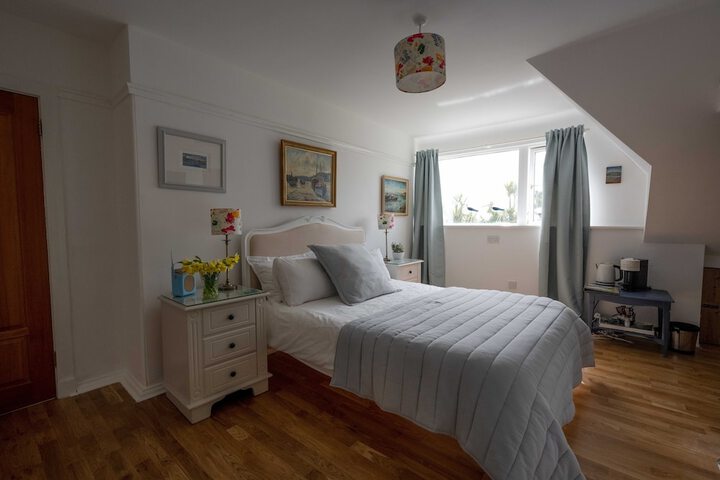 Room 5 of 28