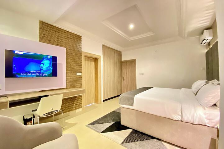 Room 8 of 14