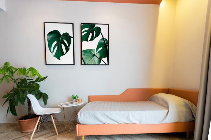Room 16 of 25