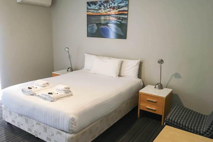 Room 13 of 40