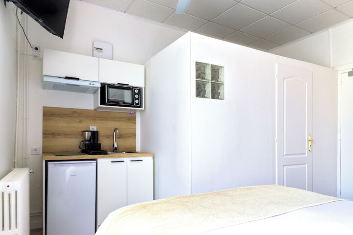 Room 9 of 25
